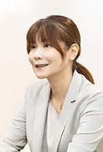 代表取締役社長　山倉　千賀子