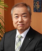 常務理事／学園本部 本部長　上原　利数